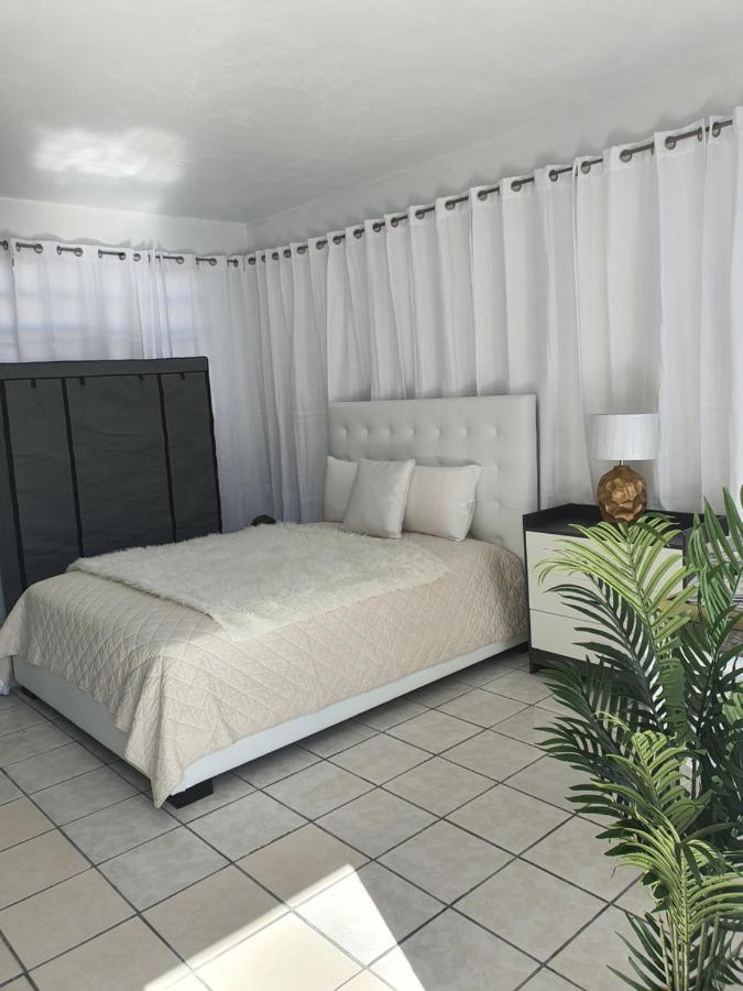 Ocean White Aparment Beach San Juan Exterior photo