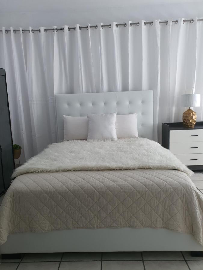 Ocean White Aparment Beach San Juan Exterior photo